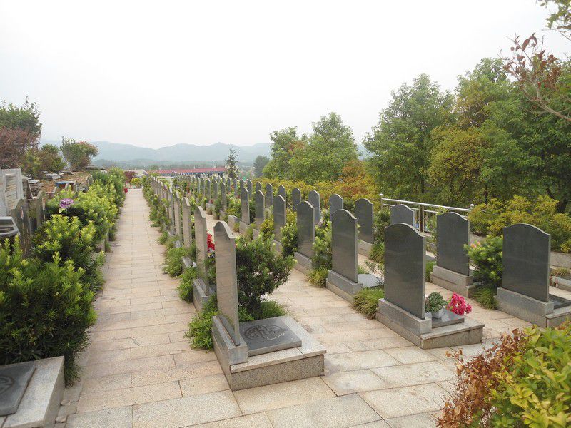 青龙山陵园