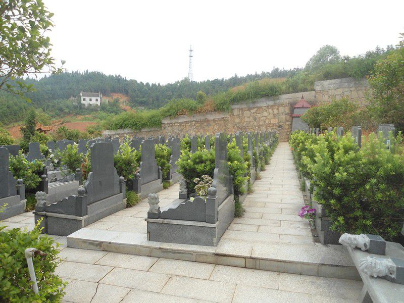 青龙山陵园