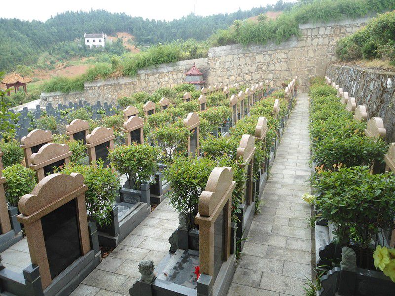 青龙山陵园