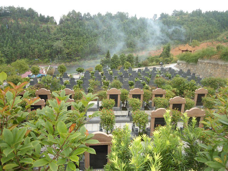 青龙山陵园
